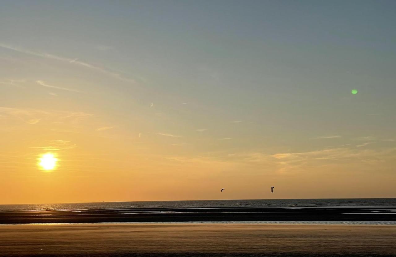 Moderne Studio Aan Het Strand In Oostduinkerke-Bad Коксейде Экстерьер фото
